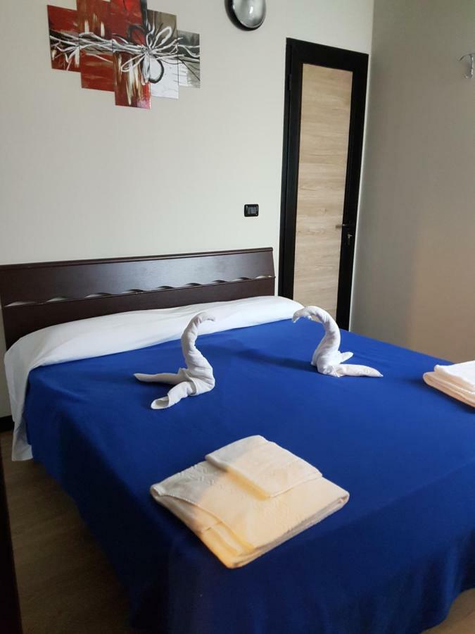 La Casa Del Lago Bed & Breakfast Сирмионе Екстериор снимка